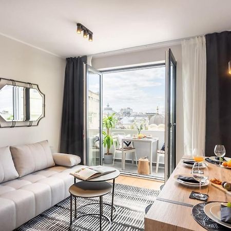 Stunning Views 2Br Midtown Flat - Charming Balcony Leilighet Bucureşti Eksteriør bilde