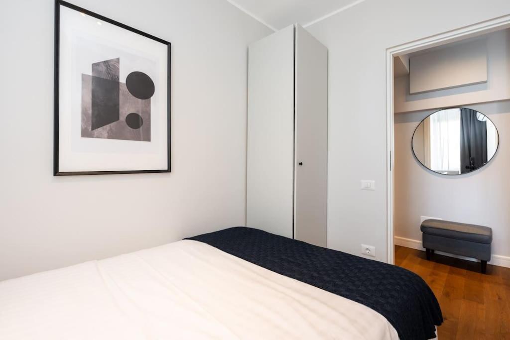 Stunning Views 2Br Midtown Flat - Charming Balcony Leilighet Bucureşti Eksteriør bilde